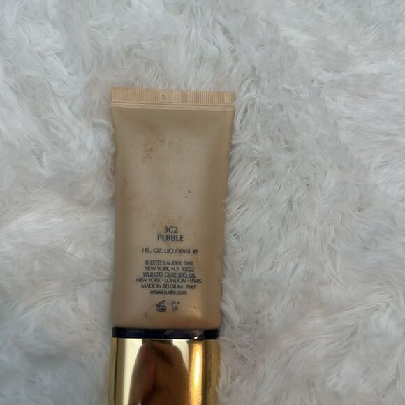 Clinique Mosturizer Estée Lauder Soft Matte Makeup - Picture 3 of 3